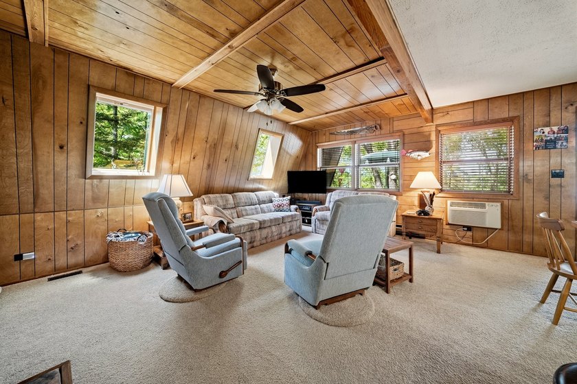 Welcome to lake life at its finest on beautiful Lake Eau Claire! - photo 10