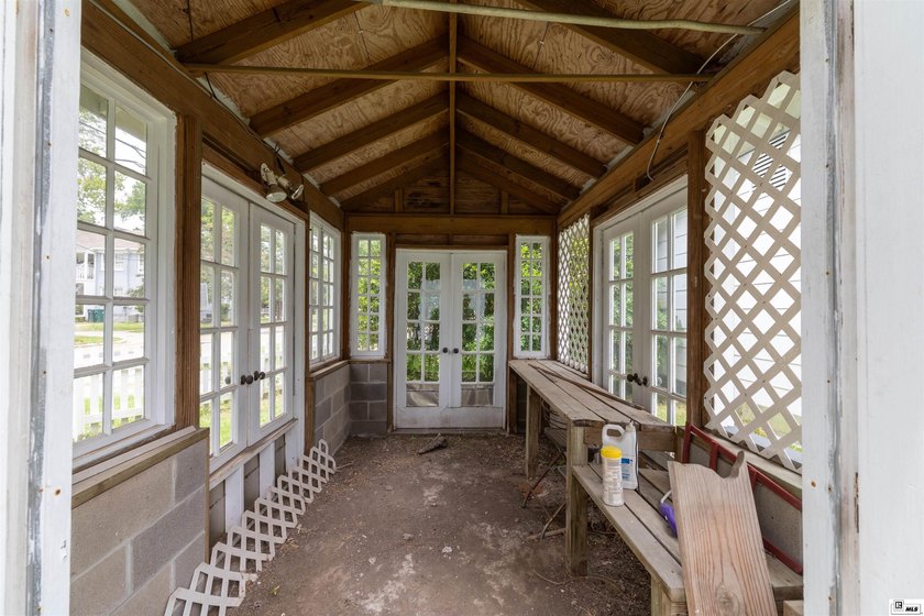 Welcome to 501 Auburn, a beautifully maintained 4-bedroom - photo 26