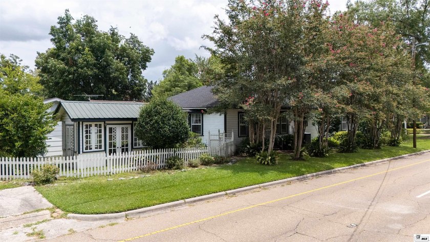 Welcome to 501 Auburn, a beautifully maintained 4-bedroom - photo 29