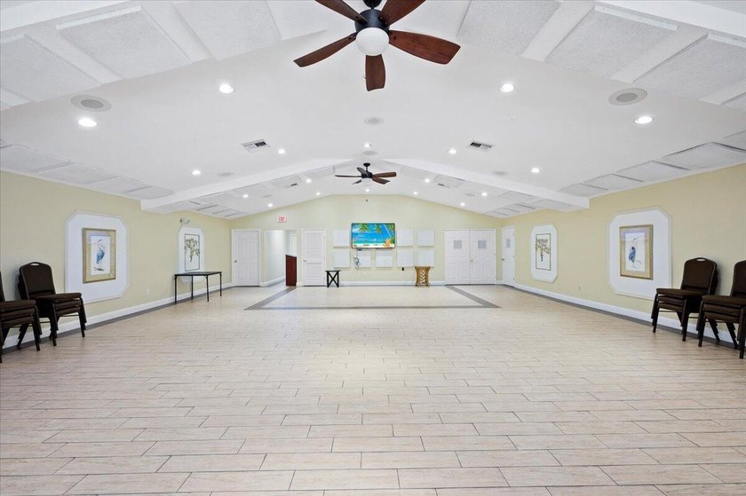 Welcome to Strathmore Gate West, a active adult community in the - photo 33