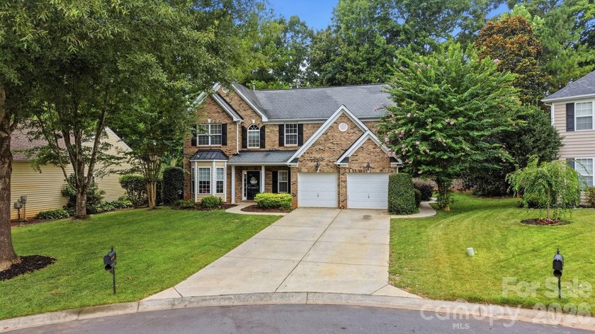Welcome home to this beautifully maintained 4 bedroom, 2.5 - photo 2