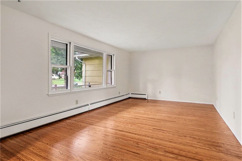 With fresh cosmetic updates throughout, 25 Gayla Dr reflects the - photo 6