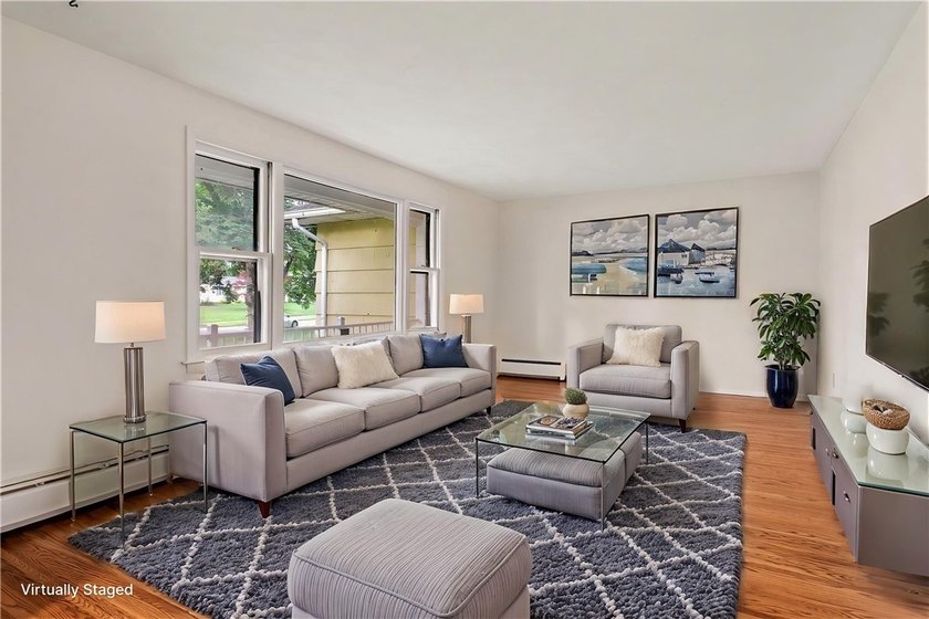 With fresh cosmetic updates throughout, 25 Gayla Dr reflects the - photo 7