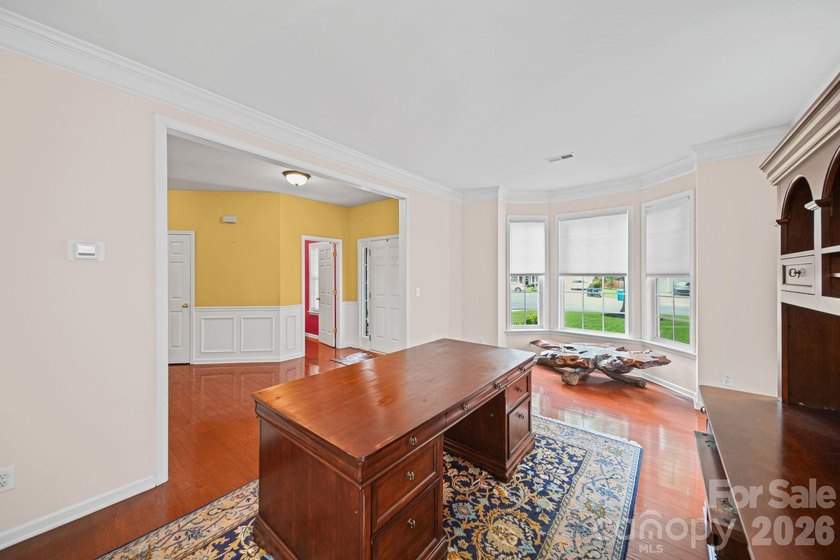 Welcome home to this beautifully maintained 4 bedroom, 2.5 - photo 8