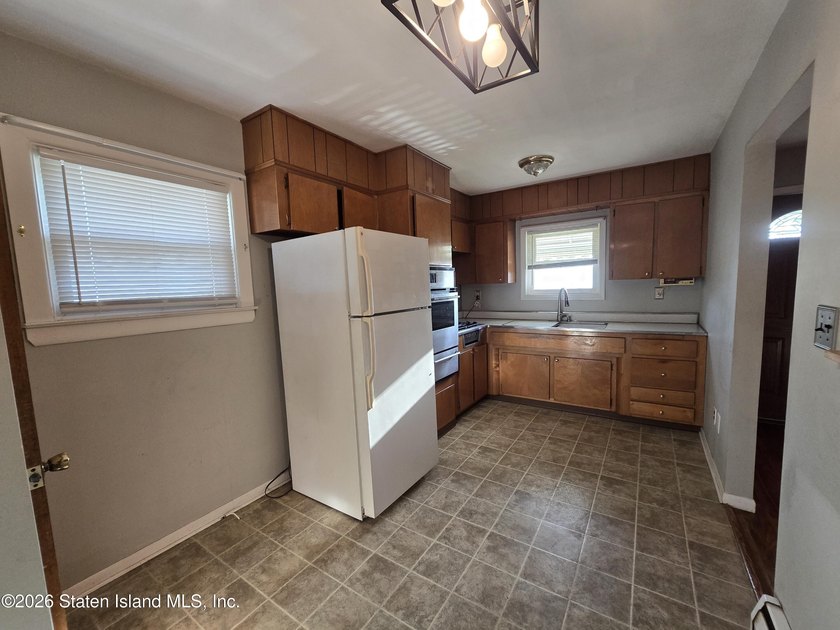 This well-maintained, cozy ranch-style home offers 3 bedrooms - photo 8