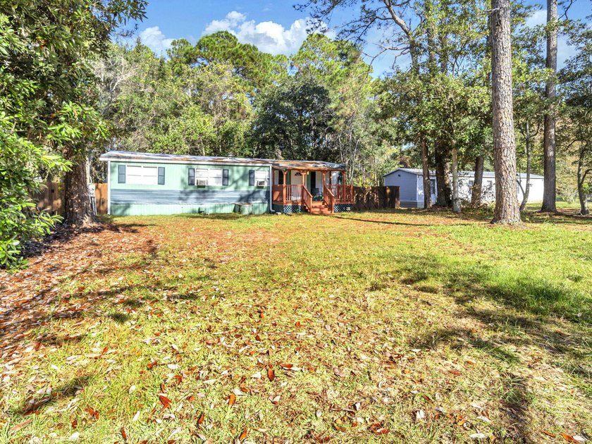 Affordable Navarre opportunity featuring updates, spacious - photo 5