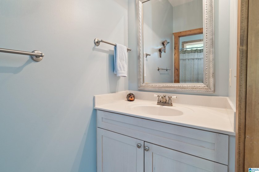 Beautiful 3-bedroom, 3 1/2 bath lakefront home that truly has it - photo 27