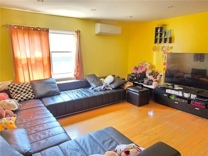 Rare opportunity! Oversized brick two-family home measuring 20' - photo 6