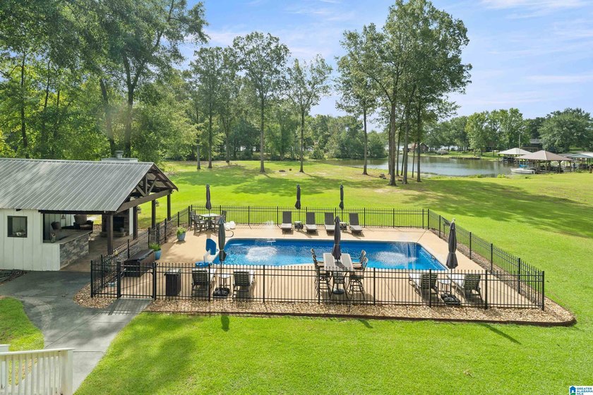 Beautiful 3-bedroom, 3 1/2 bath lakefront home that truly has it - photo 38