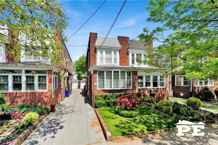 Beautiful Brick One Family Home for sale in Marine Park. This - photo 3