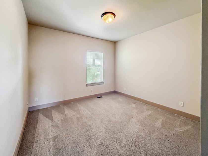 Beautiful single-level Craftsman with a functional layout and - photo 22