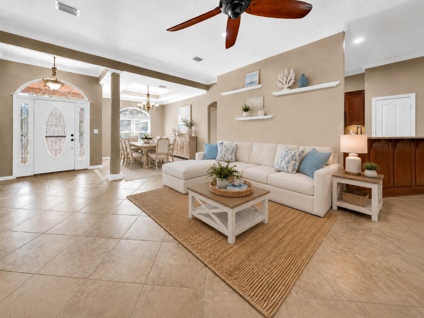 IT'S A LIFESTYLE!!! Nestled between two sought after communities - photo 6