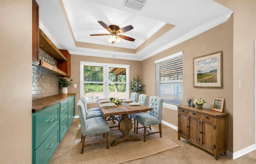 IT'S A LIFESTYLE!!! Nestled between two sought after communities - photo 9