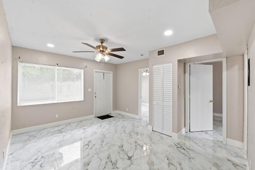 Turnkey Quadplex easy to show. The property has all impact - photo 13