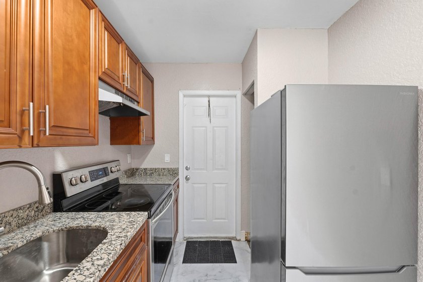 Turnkey Quadplex easy to show. The property has all impact - photo 14