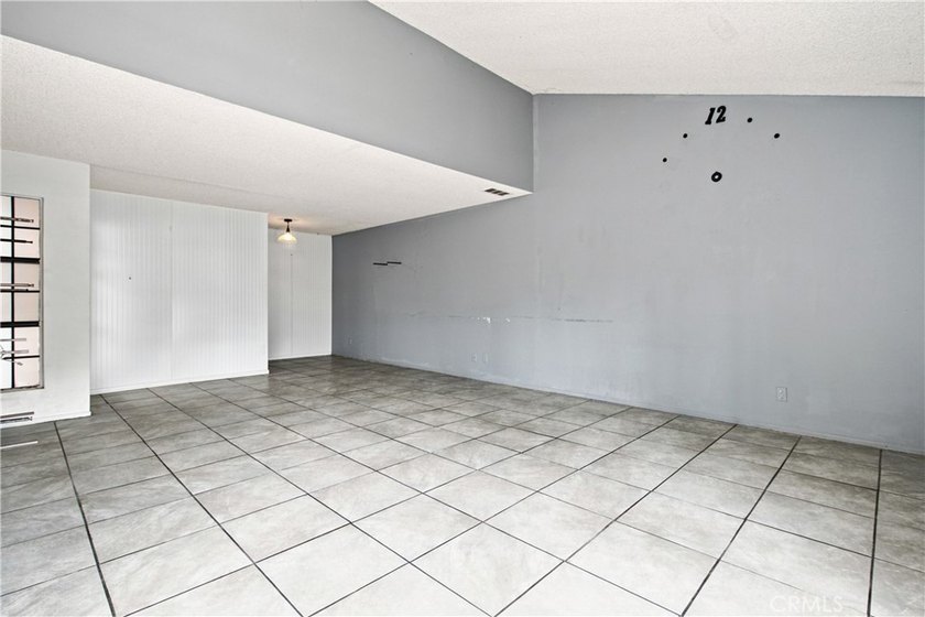 Downtown Huntington Beach Fixer Opportunity! Rare opportunity to - photo 16