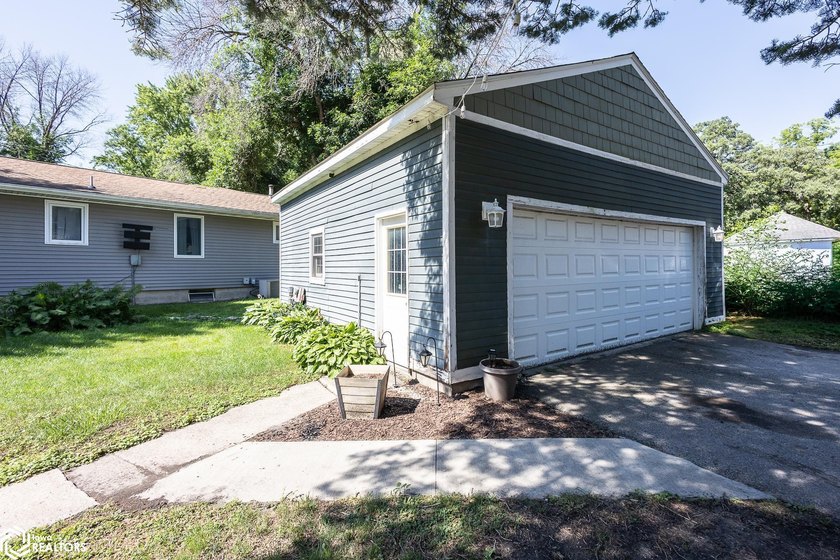 This classic home offers timeless charm, generous living space - photo 24
