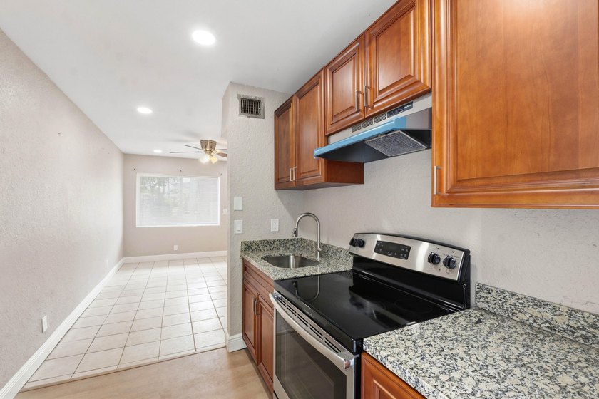 Turnkey Quadplex easy to show. The property has all impact - photo 26