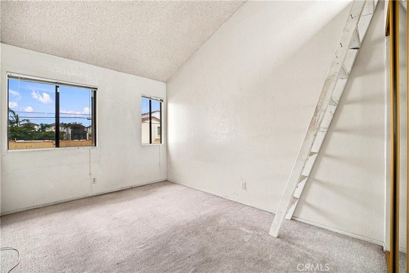Downtown Huntington Beach Fixer Opportunity! Rare opportunity to - photo 29