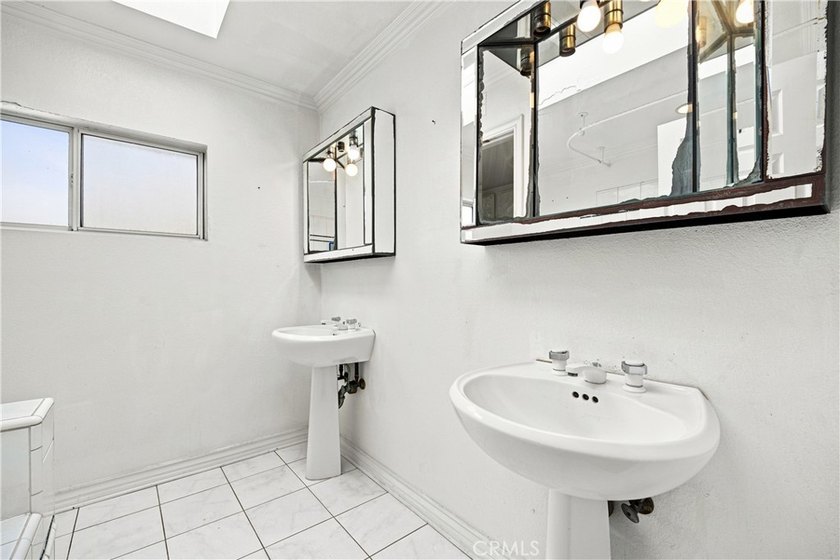 Downtown Huntington Beach Fixer Opportunity! Rare opportunity to - photo 34