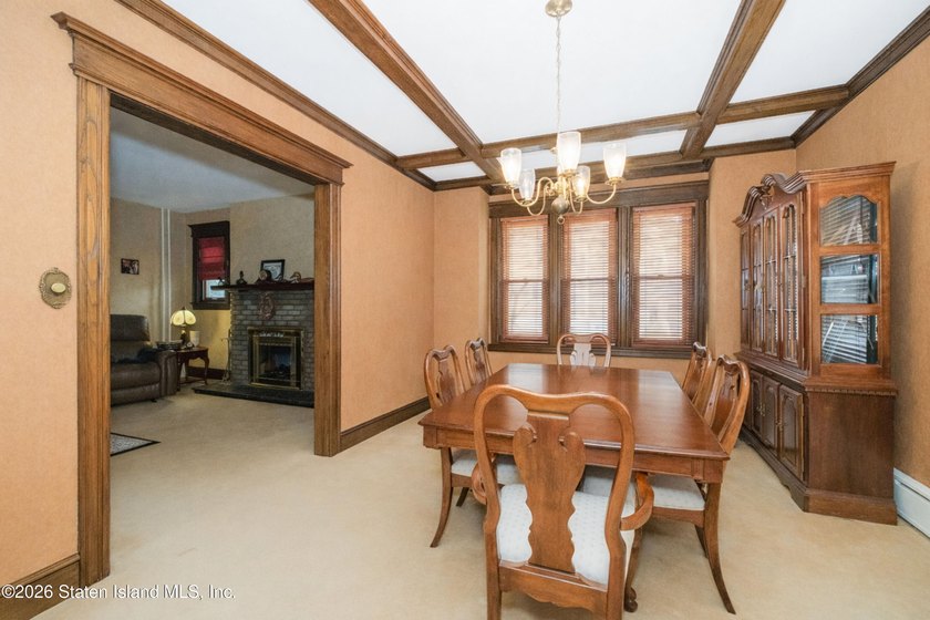 Location!,in the heart of Westerleigh, with old world charm - photo 5