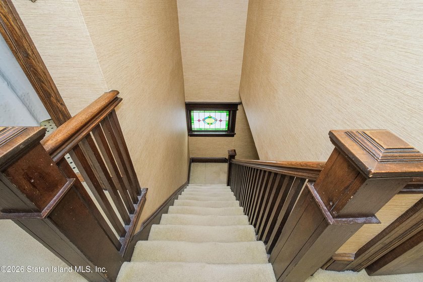 Location!,in the heart of Westerleigh, with old world charm - photo 7