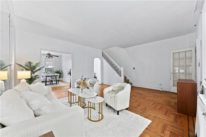 Welcome to this lovingly maintained single-family home in the - photo 4