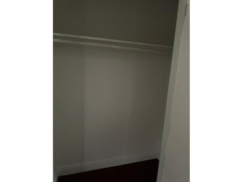 ''AS IS AS SALE'' Beautiful 3-bedroom, 1.5-bathroom townhouse - photo 12