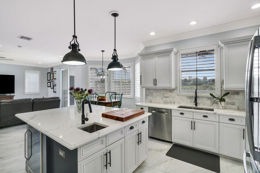 Searching for a home that truly impresses? Your search ends - photo 17
