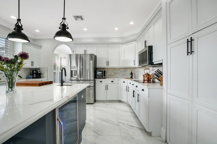 Searching for a home that truly impresses? Your search ends - photo 18