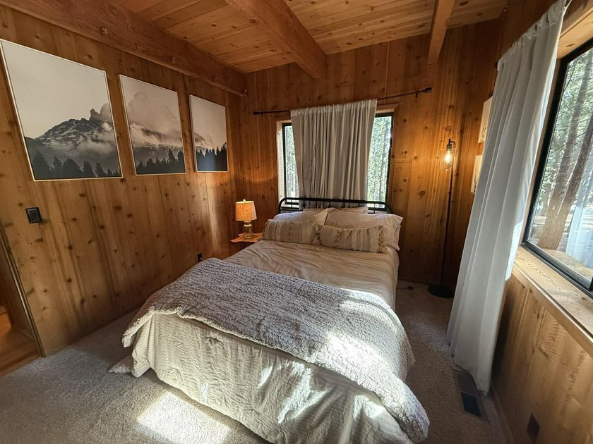 Spacious mountain home located in the highly desirable Lake - photo 20