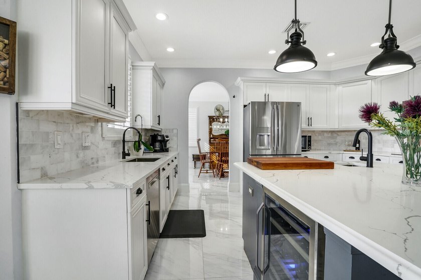 Searching for a home that truly impresses? Your search ends - photo 20