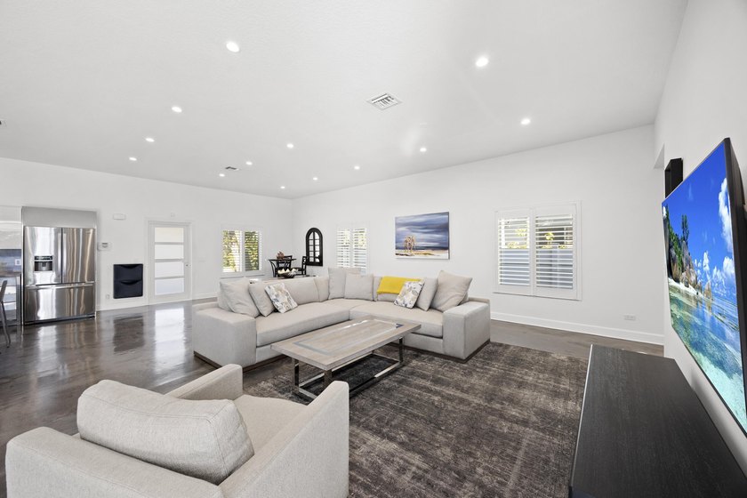 Great investment property tenant in place. Beautifully renovated - photo 10