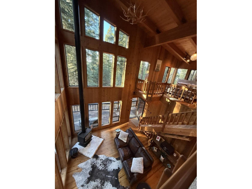 Spacious mountain home located in the highly desirable Lake - photo 25