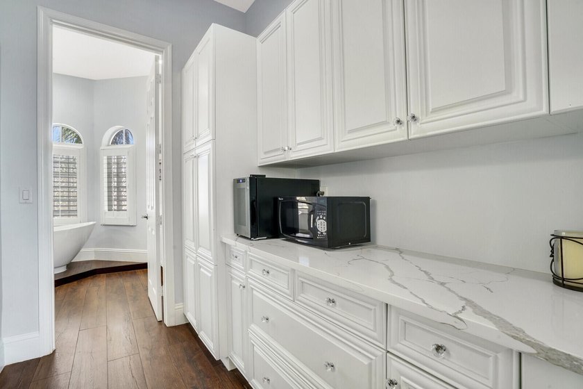 Searching for a home that truly impresses? Your search ends - photo 33