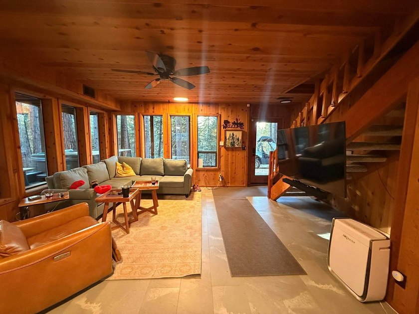 Spacious mountain home located in the highly desirable Lake - photo 34