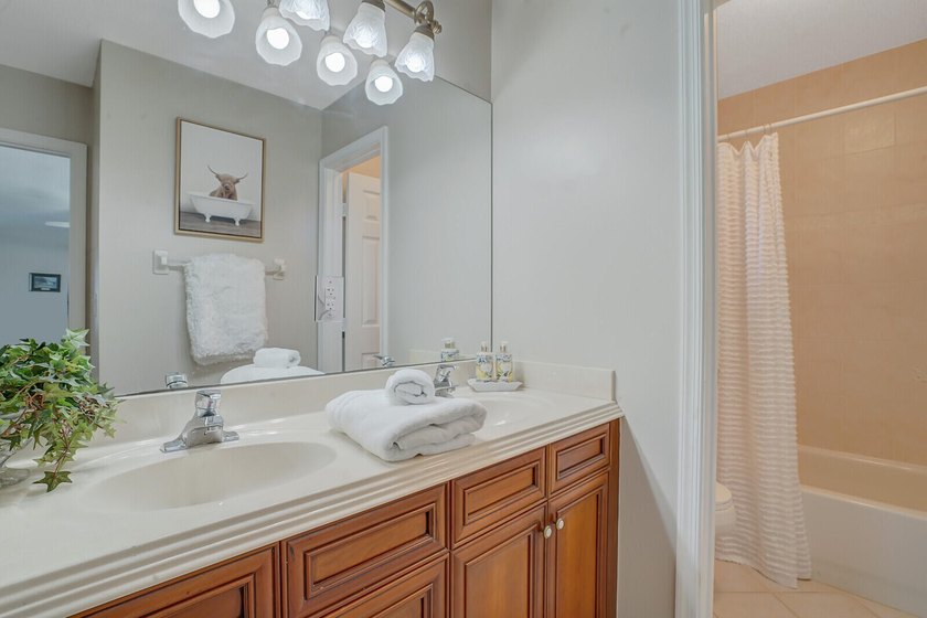 Searching for a home that truly impresses? Your search ends - photo 48