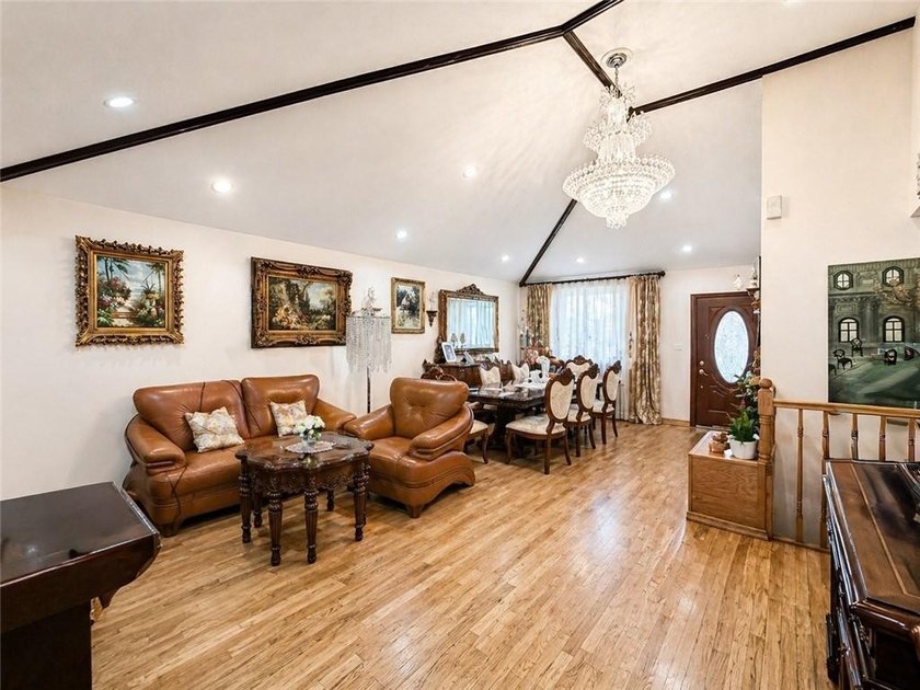 Enter into luxury with this elegant brick ranch, perfectly - photo 8
