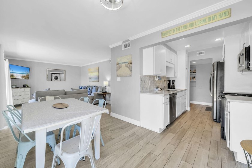 Show-stopper fully renovated ground floor golf villa is a - photo 9