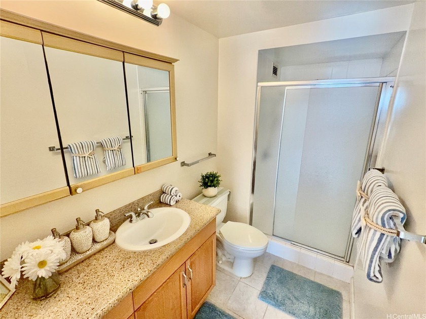 Very quiet and private building. Fairway Manor has only 4 units - photo 7