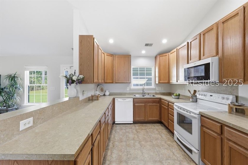 Welcome to come and see the best value single-story home in - photo 8