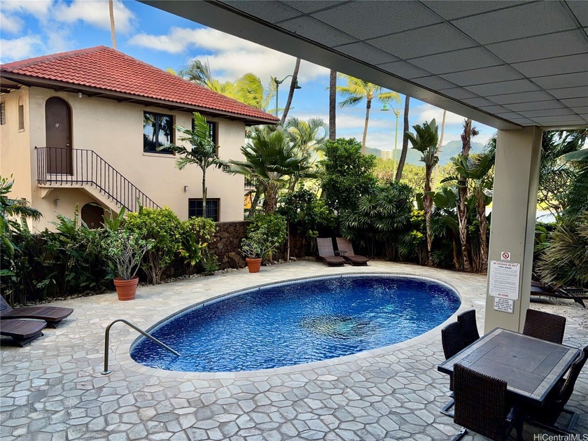 Very quiet and private building. Fairway Manor has only 4 units - photo 10