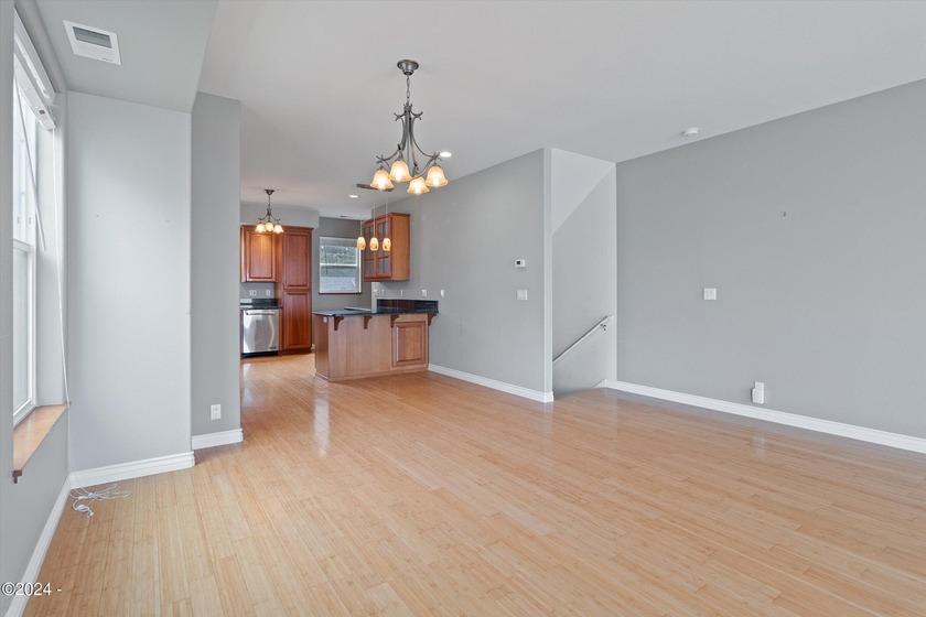 OCEANFRONT high bank townhome features sweeping ocean views that - photo 10
