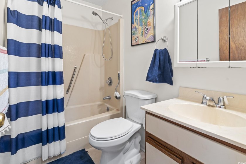 Fully furnished, turnkey one-bedroom, one-bathroom second-floor - photo 23