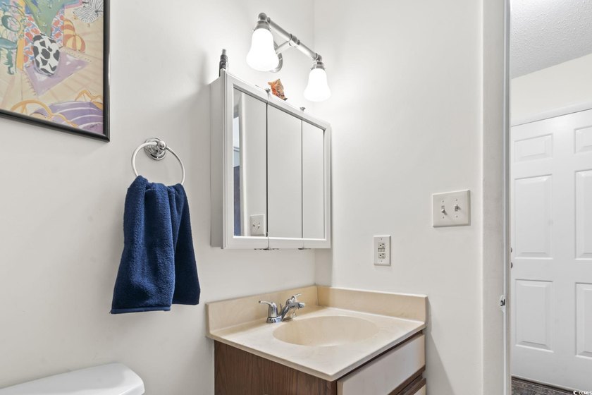 Fully furnished, turnkey one-bedroom, one-bathroom second-floor - photo 25