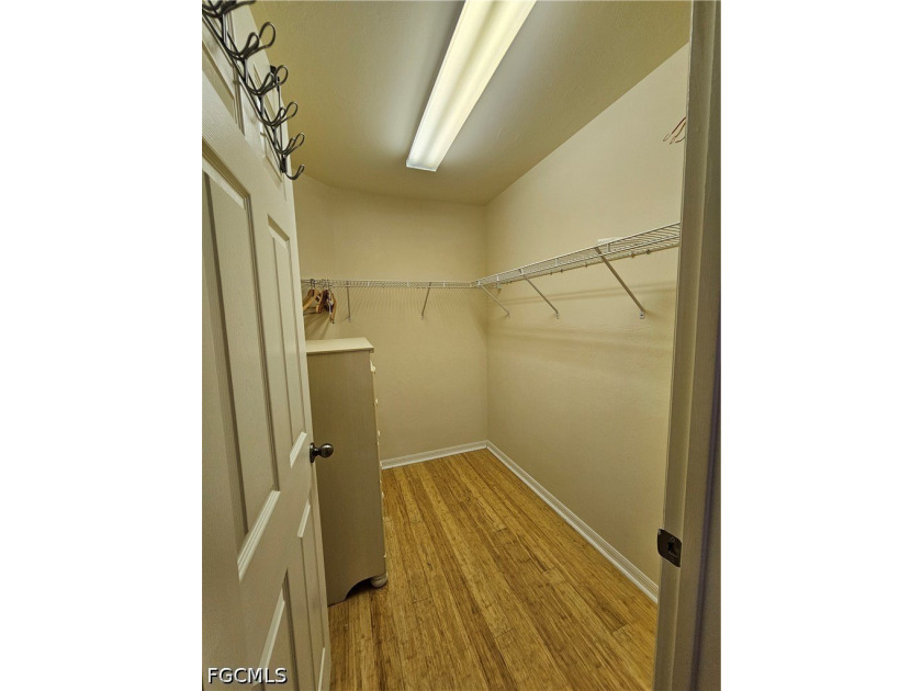 Welcome to this beautifully maintained, fully furnished - photo 33