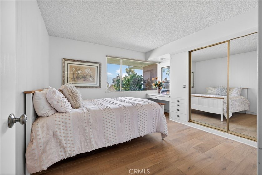 VIEW, VIEW, VIEW. This exceptional mid-century modern residence - photo 19