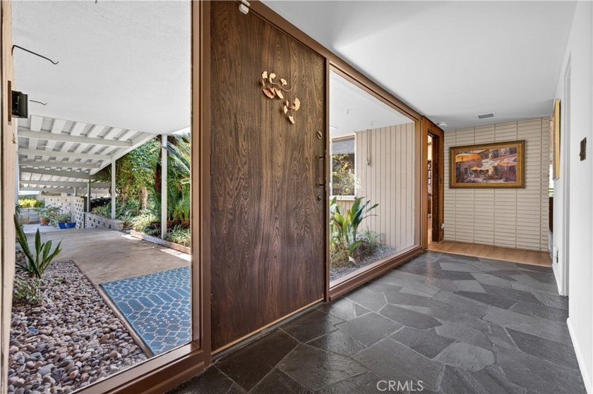 VIEW, VIEW, VIEW. This exceptional mid-century modern residence - photo 25