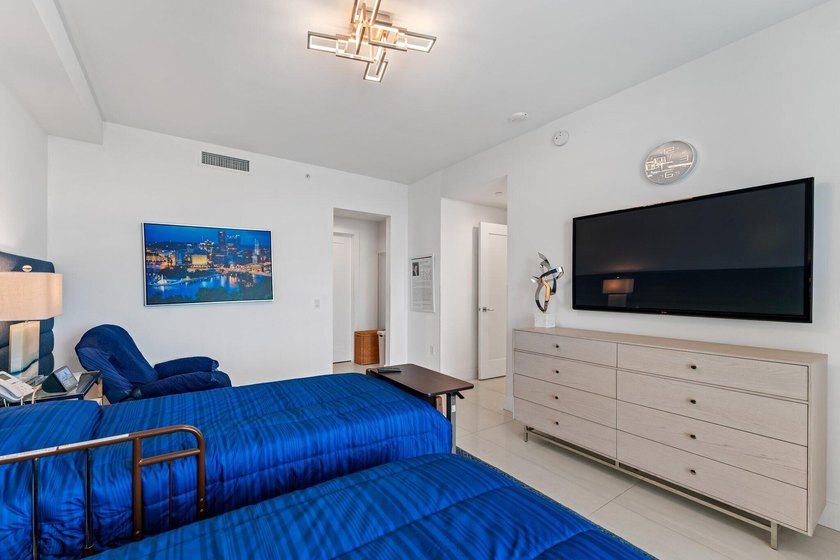 Experience the finest in Ocean to Intracoastal living in 5000 N - photo 34