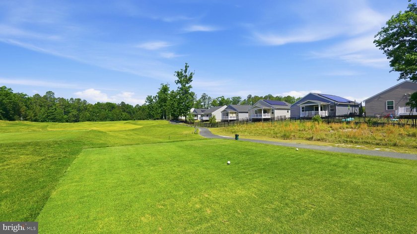 Enjoy easy living in the sought-after Pendleton golf course - photo 36